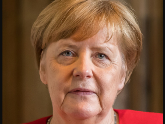 Бывший канцлер ФРГ Меркель призвала не сужать кругозор, исключая переговоры по Украине