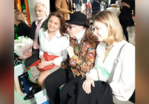 Скончавшийся в воскресенье 85-летний легендарный модельер Вячеслав Зайцев еще в четверг присутствовал на модном показе в рамках  45-го ММКФ
