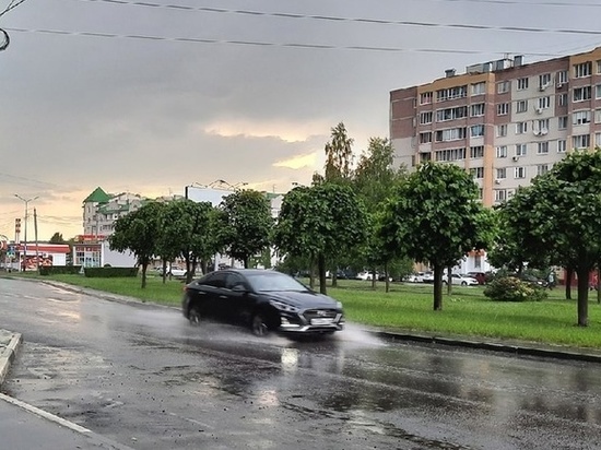 Дождь 2 мая. Дождь в петербурге. Майский дождь. Три дня дождя вода. Гости рязань первомайский проспект.