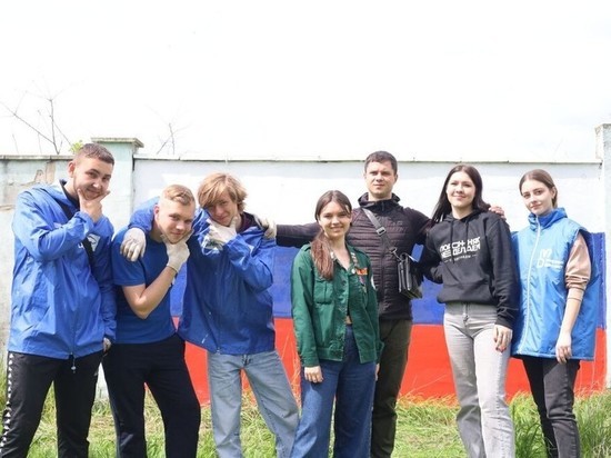  Российские триколоры появились на месте символики неонацистов в Мариуполе