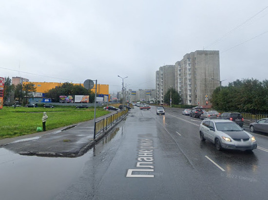 В Мурманске новый забор демонтировали спустя пять месяцев после установки