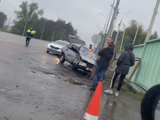 В Курске в ДТП на объездной дороге пострадали двое взрослых и двое детей