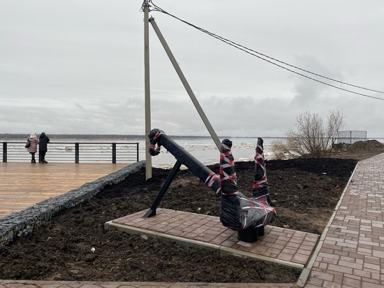 На променаде за Молодежным сквером в Архангельске появился якорь