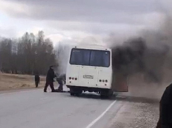 В Новосибирской области 2 мая сгорел пассажирский автобус ПАЗ