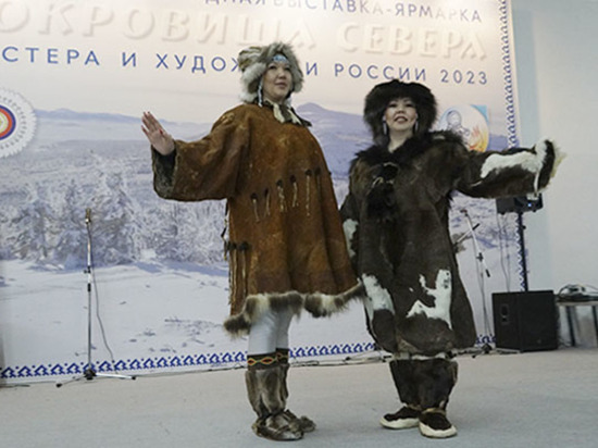 Дефиле в чукотской одежде: в Москве прошёл фестиваль этнической моды