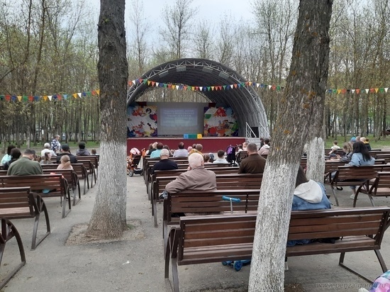 В Пензенских парках открылись кинотеатры под открытым небом