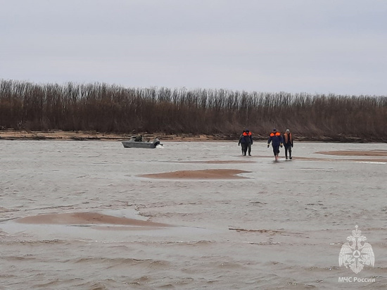 Комсомольские спасатели обследовали 15 километров Амура в поисках пропавшего мужчины