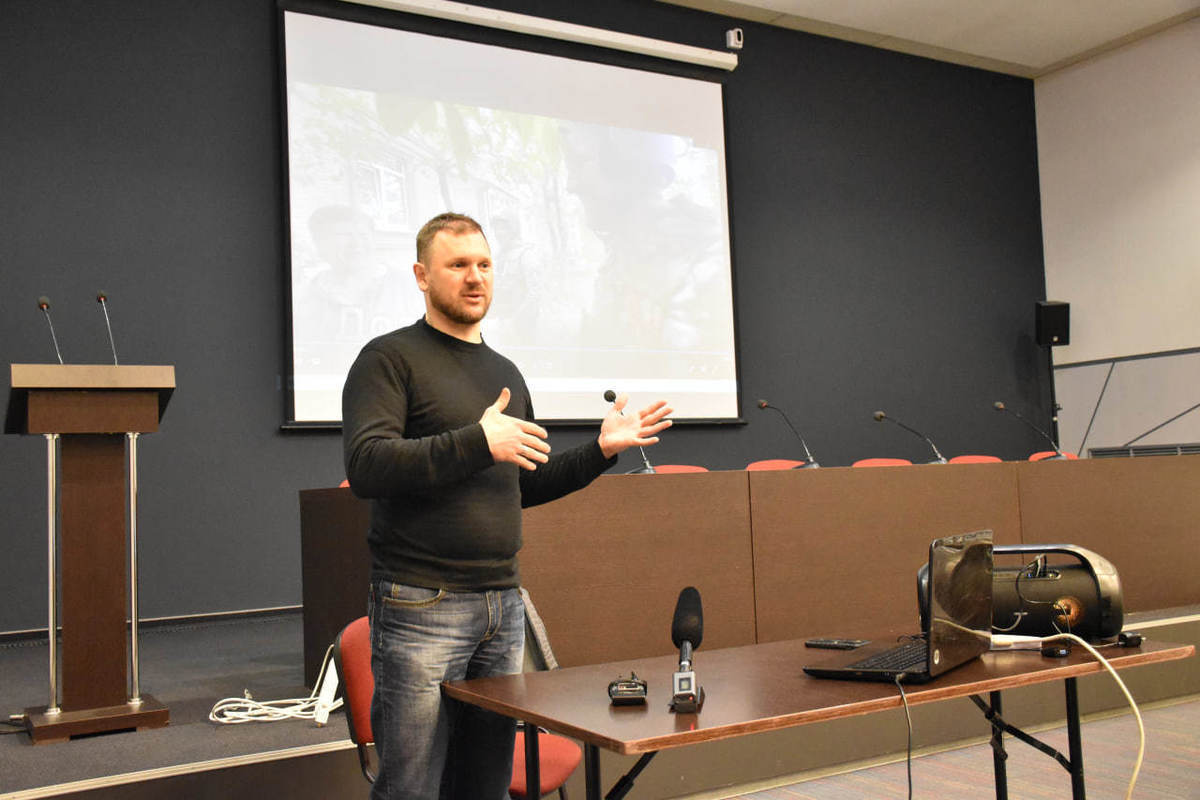 Военкор Николай Долгачев рассказал костромским журналистам о работе в зоне СВО
