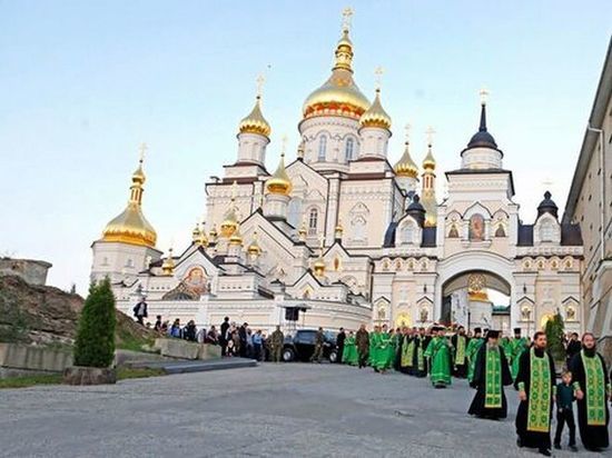 Греко-католики претендуют на Почаевскую лавру в Тернопольской области