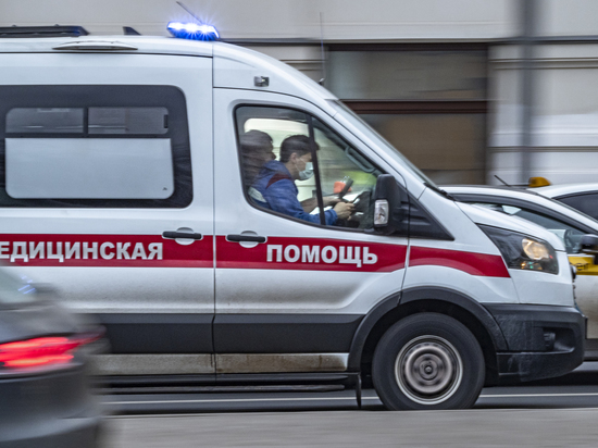 Водитель Lexus сбил двух российских первоклассниц и сбежал