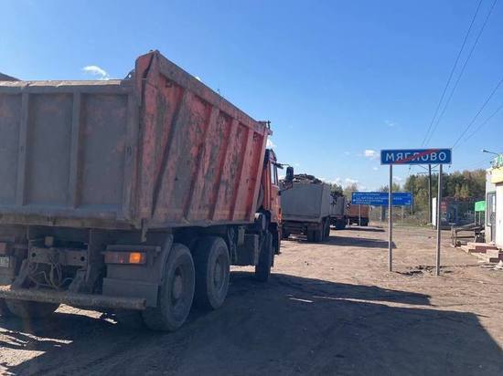 В грузовиках пяти водителей во Всеволожском районе нашли загрязненный грунт