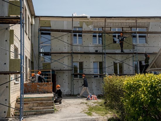 Роман Старовойт сообщил о планах за два года капитально отремонтировать 49 школ Курской области