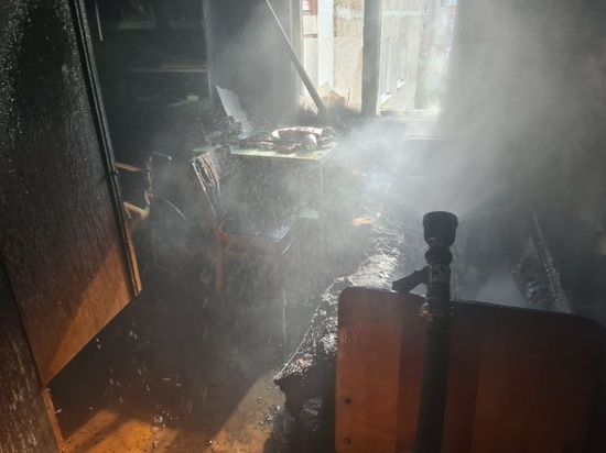 В горящей квартире в Железногорске Курской области пострадал 60-летний мужчина