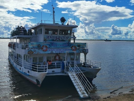 Хабаровский священник благословил открытие навигации на реке Амур