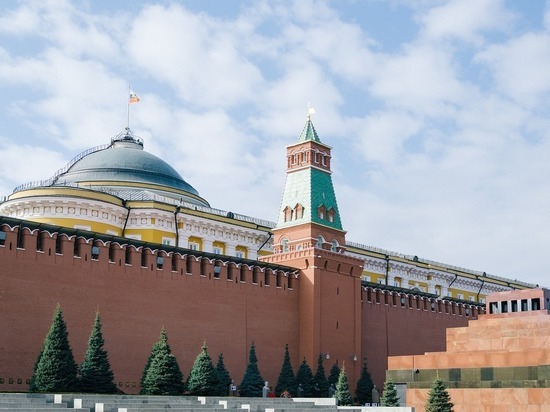 Журналист Гринвальд высмеял версию Запада о причастности РФ к атаке на Кремль