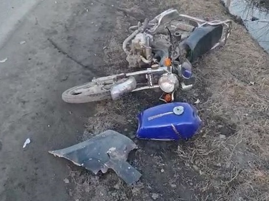 Школьницы госпитализированы: две девочки на мопеде попали в ДТП в кузбасском городе