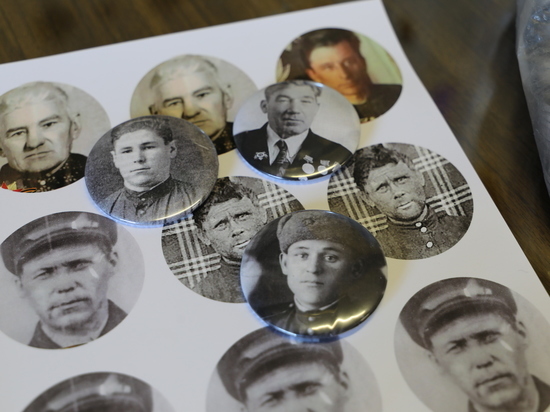 «Бессмертный полк» в формате нагрудных значков: предприниматель в ЯНАО печатает портреты победителей для их потомков