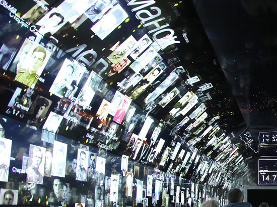 Торжественная линейка в формате «Бессмертный полк» прошла в подмосковных школах