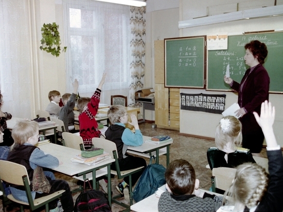 В школе в Тюменской области участники СВО выступили перед учениками с матерными шевронами