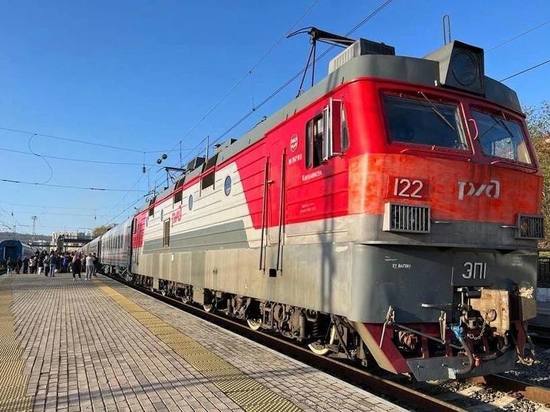 Из Мурманска в Севастополь отправился первый в текущем сезоне поезд