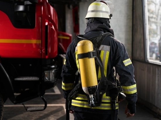 В Липецке пожар в десятиэтажке приехали тушить 4 пожарных машины