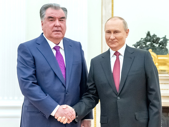 Президент РФ Путин пригласил президента Таджикистана Рахмона на парад Победы в Москву