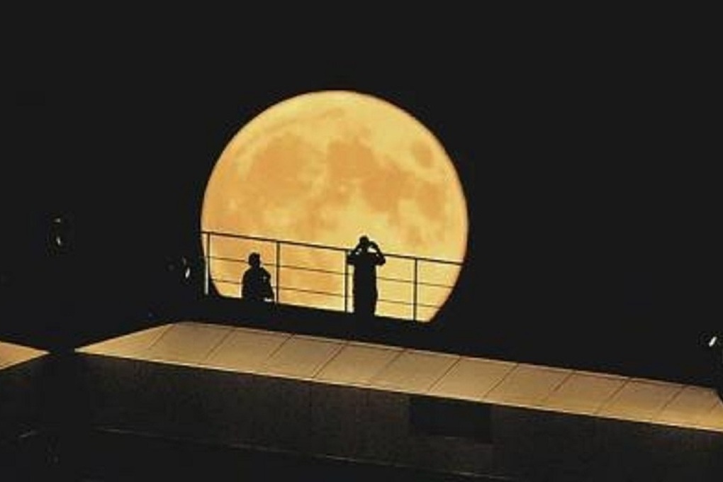 Костромским любителям астрономии на заметку: Луна сегодня побледнеет