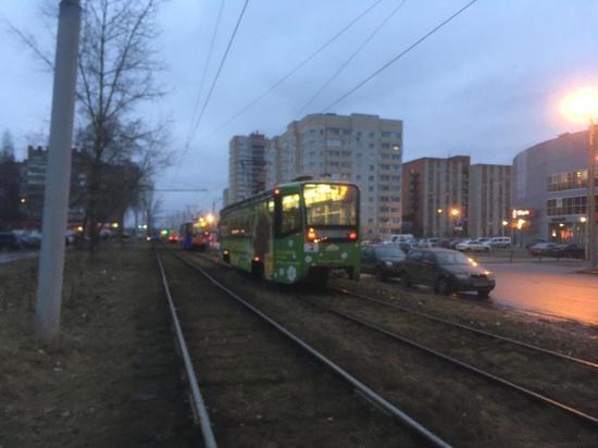 В Ярославле трамвай решил прокатится не по рельсам, создав тем самым серьезную проблему