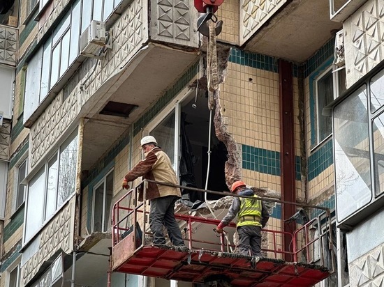 В Белгороде продолжается ремонт пострадавшего дома на Шаландина