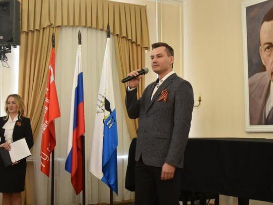 В честь Дня Победы юным новгородцам вручили паспорта
