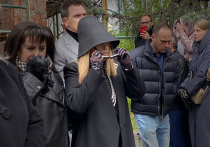 На прощание с модельером Валентином Юдашкиным на Троекуровском кладбище приехала масса звезд