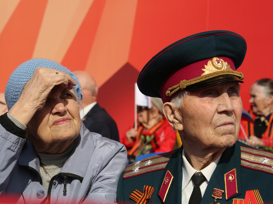 Сотрудники прокуратуры поздравили ветеранов ВОВ