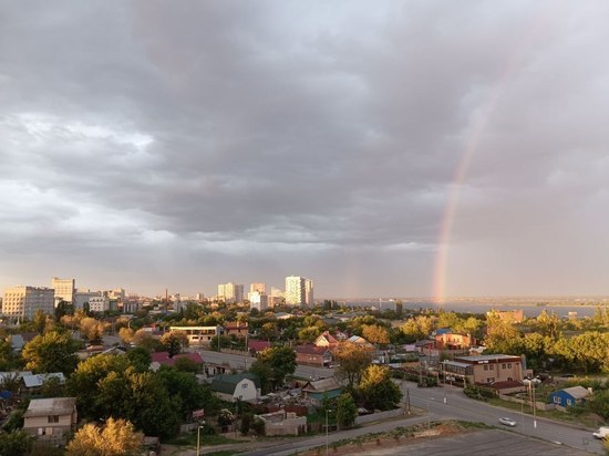 В Волгограде на небе появилась радуга после града с грозой