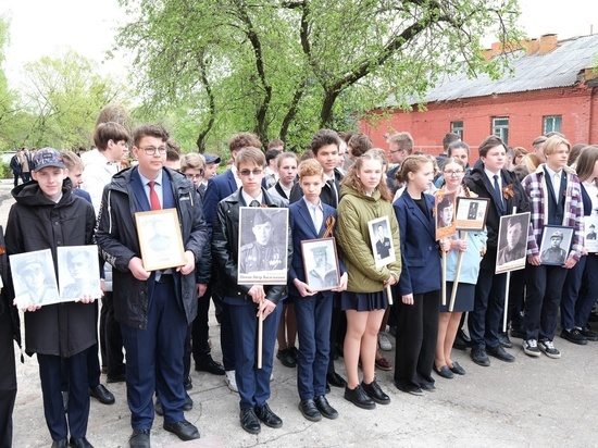 Юные смоляне приняли участие в акции «Бессмертный полк в каждой школе»