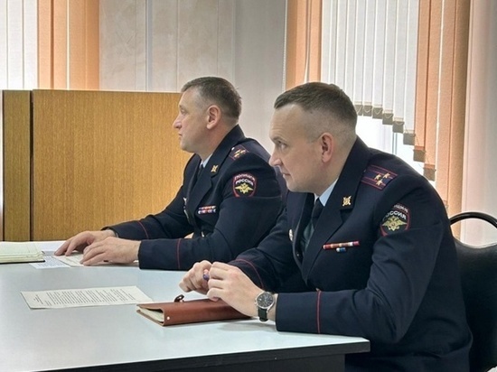 Будущих юристов познакомили с работой с орловских полицейских