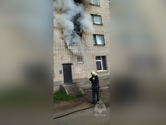 Два человека пострадали на пожаре в Великом Новгороде