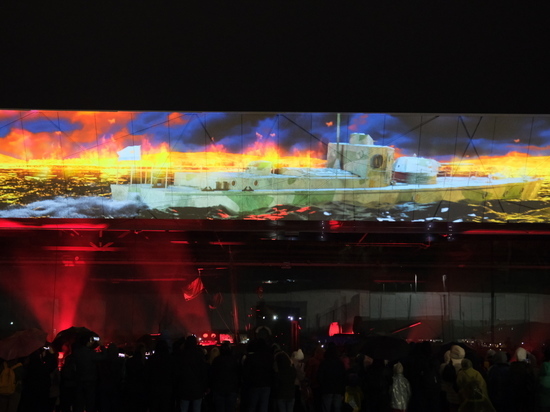 В Волгограде показали первую световую инсталляцию у «Бронекатера БК-31»