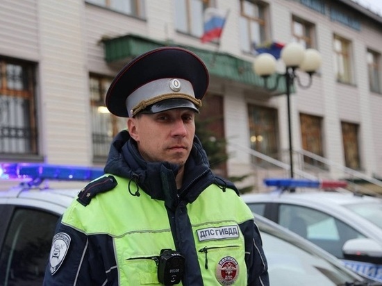 В Кирове женщина чуть не родила в машине: выручил полицейский
