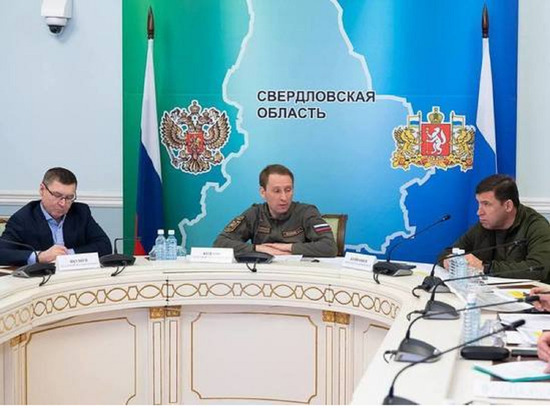 Губернатор Евгений Куйвашев предложил выплачивать до 100 тысяч рублей за информацию о поджогах