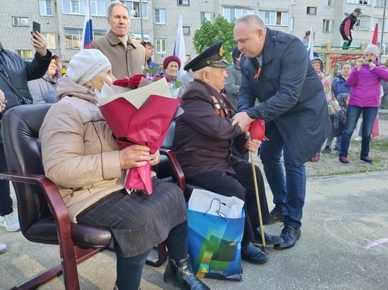 Ветеранов Тамбова продолжают поздравлять с Днём Победы выездными концертами