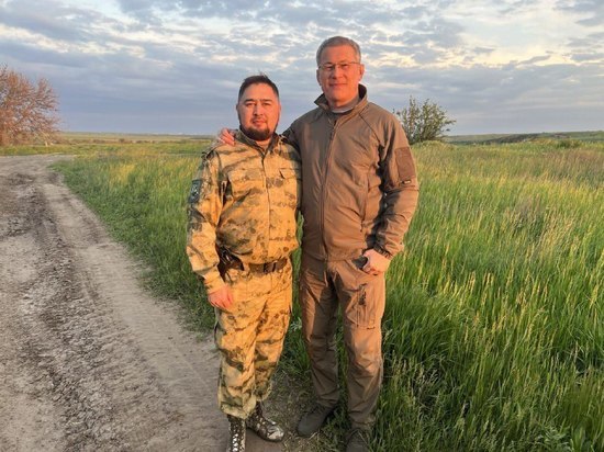 В зоне СВО глава Башкирии встретился с Азатом Бадрановым