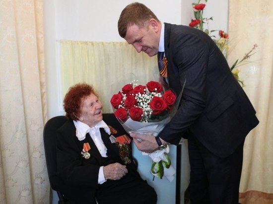 Накануне дня победы Глава Краснодара поздравил с праздником ветерана Великой Отечественной