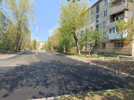 В Ленинском районе Челябинска благоустроили три дворовых территории