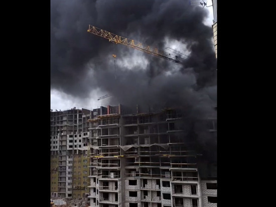 Сильный пожар на стройке многоквартирного дома в Одинцовском городском округе