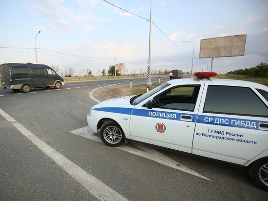 В Волгограде 33-летний мужчина на «Гранте» врезался в иномарку