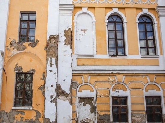 Ярославцы посетовали по поводу того, что многие дома в городе выглядят болезненно