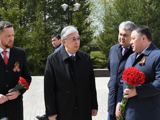 Президент Казахстана и губернатор Тверской области почтили память павших под Ржевом бойцов
