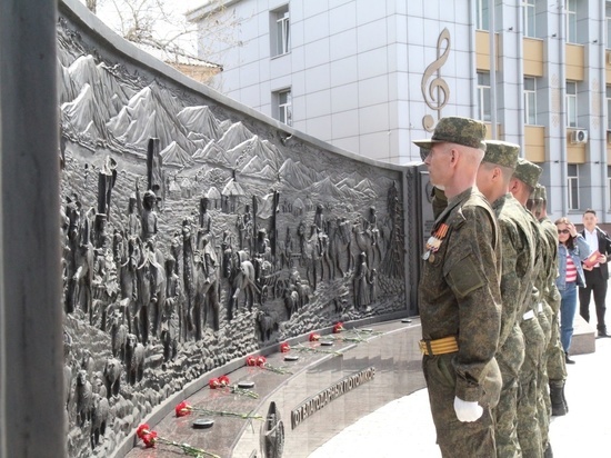У мемориала «Кызыл кош» прошёл митинг ко Дню победы