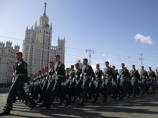 Путин на параде заявил, что Киев оказался "разменной монетой" в руках Запада