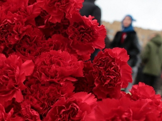 Пять человек задержали в столице Латвии за возложение цветов